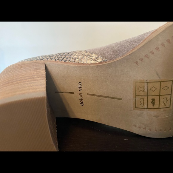 Size 7.5 Dolce Vita Booties - Picture 5 of 6